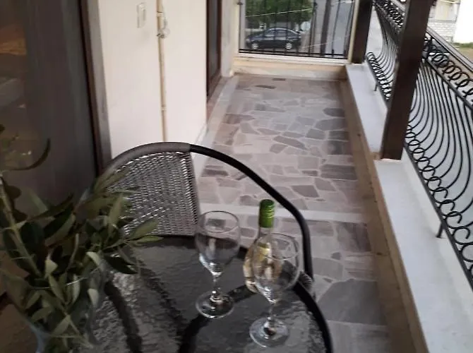 Eleon 2 Pensionat Vrasná